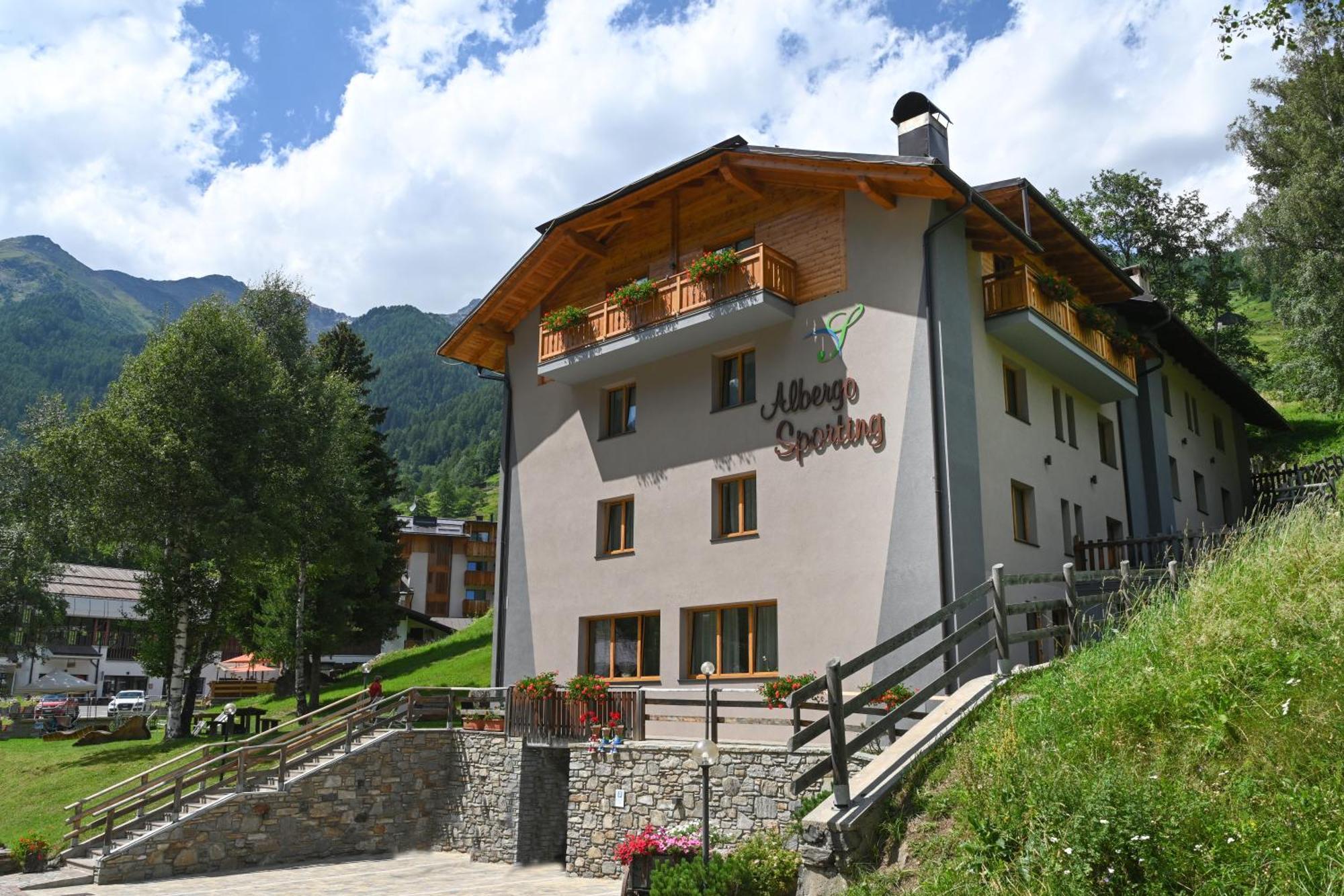 Albergo Sporting Peio Fonti Bagian luar foto