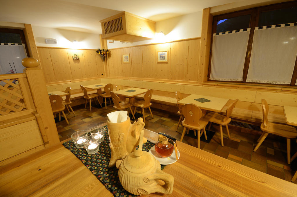 Albergo Sporting Peio Fonti Bagian luar foto