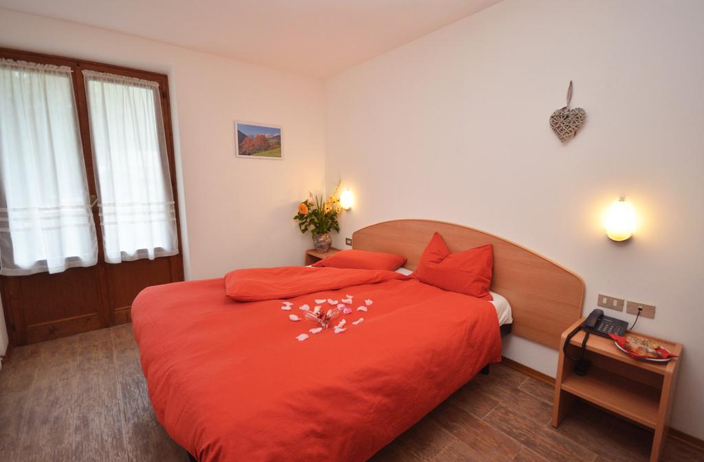 Albergo Sporting Peio Fonti Bagian luar foto