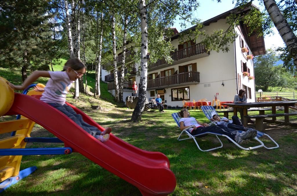 Albergo Sporting Peio Fonti Bagian luar foto