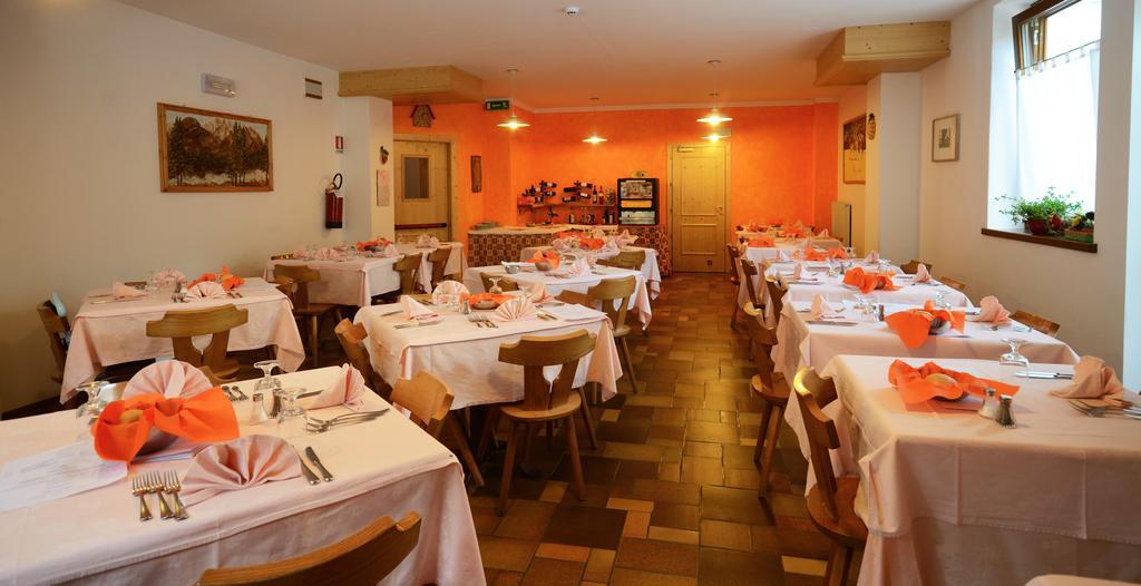 Albergo Sporting Peio Fonti Bagian luar foto